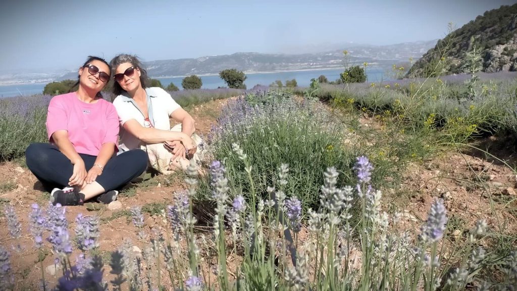 Studiereis Turkije natuurlijk werken, diep verbinden, oogsten, destilleren, plantenenergie, natuurelementen, lavendel, rozen.